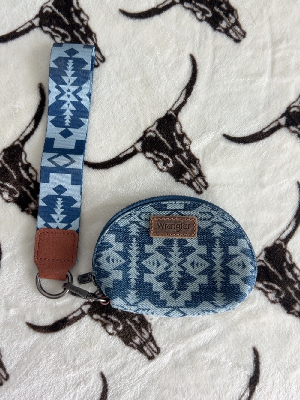 Wrangler Blue Aztec Coin Purse Wristlet Keychain Mini Wallet